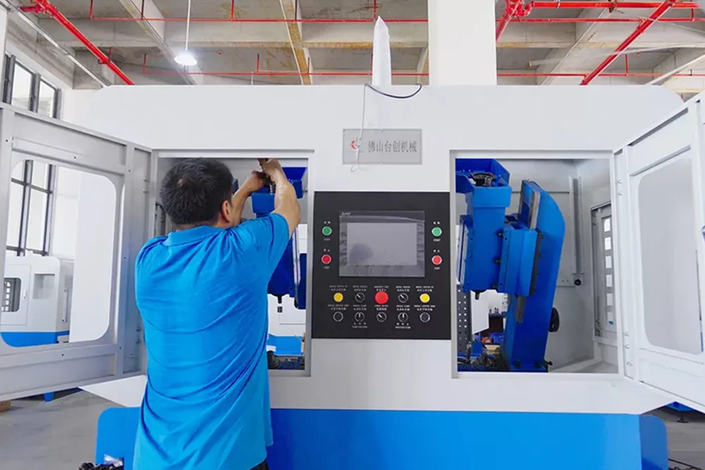 Đường kính lỗ đáy của ren sâu hơn bao nhiêu so với độ sâu của ren?