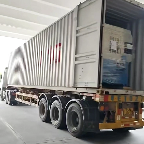 Một thùng đầy đủ máy khai thác hạt được vận chuyển đến Đài Loan